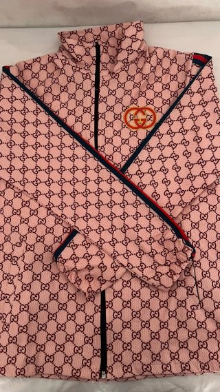 Sudadera Gucci Rosa y Dorada
