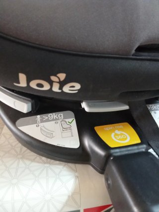 Silla de coche Joie 360 giratoria con isofix.