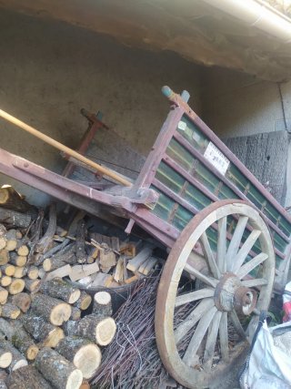 Carro de madera vintage