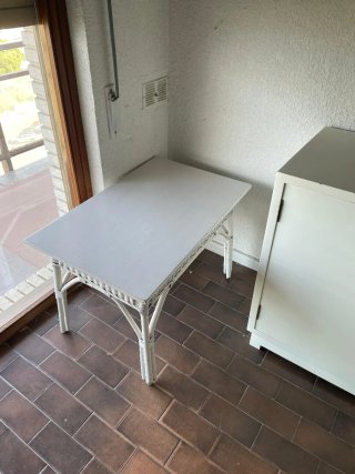 Mesa auxiliar mimbre blanca