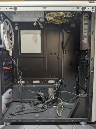 Caja PC Mars Gaming con cristal templado