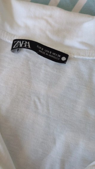 Polo crop fruncido Zara