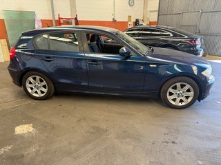 BMW 116i 122cv AZUL ETIQUETA C
