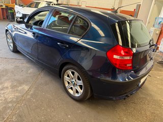 BMW 116i 122cv AZUL ETIQUETA C