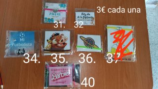 Pulseras con frases y abalorios