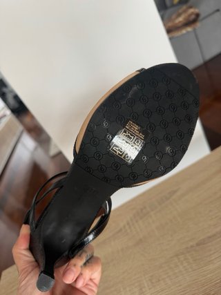 Sandalias Lodi Beige y Negro Talla X