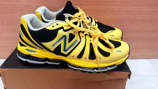 Zapatillas New Balance Talla 43 Negras y Amarillas
