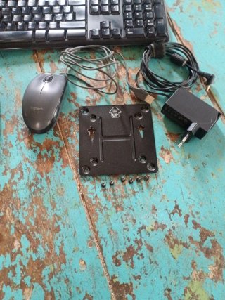 Mini PC Gigabyte i3 + Teclado y Ratón