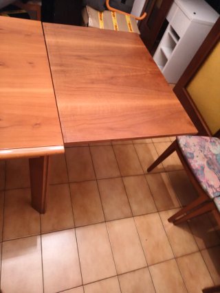 Mesa de comedor extensible de madera