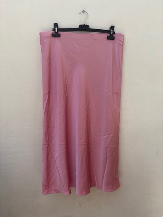 Falda midi Zara rosa talla XXL