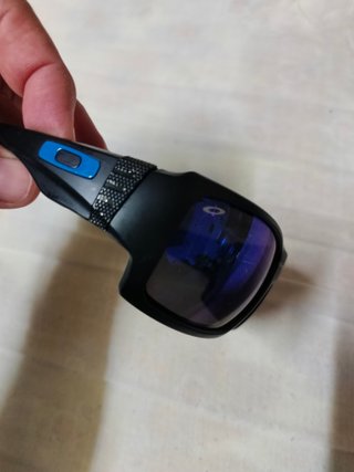 Gafas de sol Oakley negras y azules
