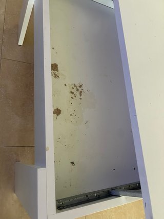 Mesa elevable blanca de madera