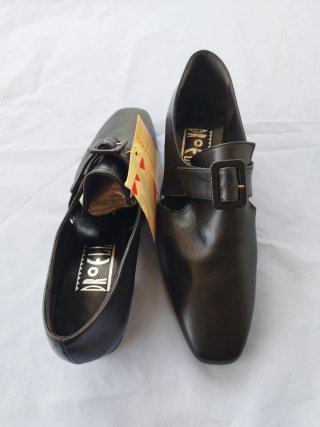 Scarpe in pelle nere da donna