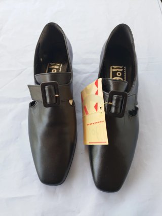 Scarpe in pelle nere da donna