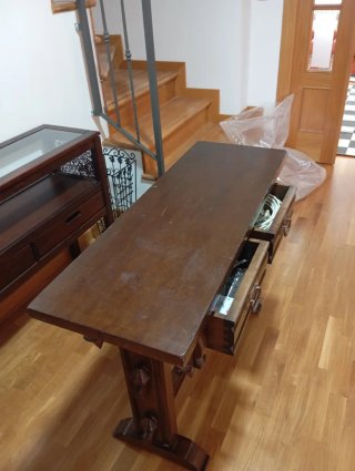 Recibidor antiguo de madera