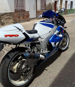 Suzuki GSX-R 750 1999 - 24.000 km