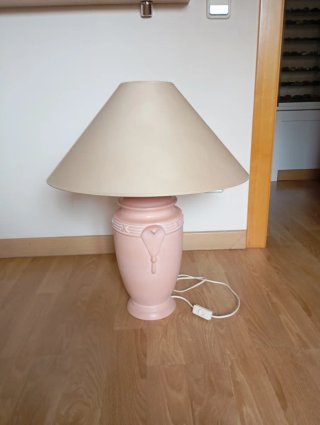 Lámpara rosa con bombilla led
