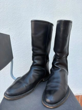 Botas altas de piel 100%.