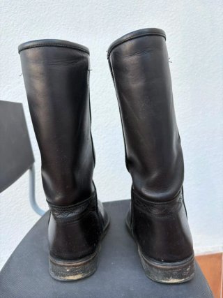 Botas altas de piel 100%.