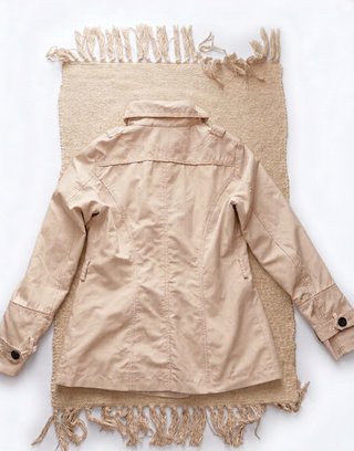 Gabardina Yessica Beige Mujer