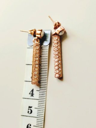 Pendientes dorados vintage con circonitas