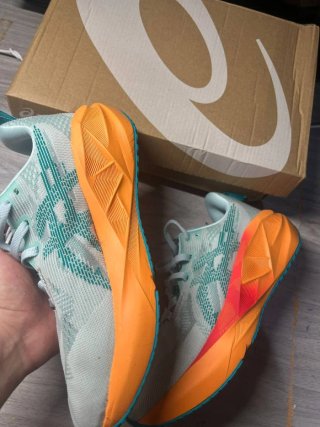 Asics Novablast 5 Talla 40 Naranja/Verde