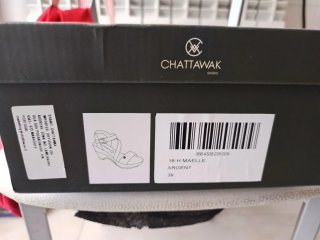 Sandalias plataforma Chattawak negras y plateadas
