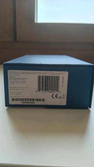 Fitbit Charge 2 con correas negra y azul