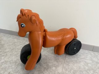 Lote Juguetes: Correpasillos, Tren y Caballo