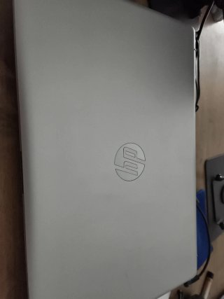 Portátil HP 17 AMD Ryzen 5, 16 GB RAM