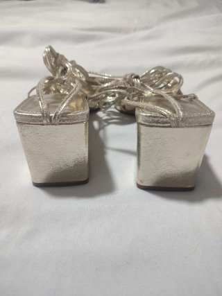Mango Sandalias Tacon Dorado talla 36