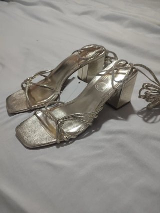 Mango Sandalias Tacon Dorado talla 36