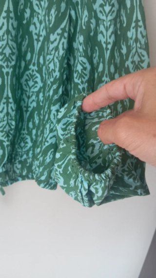 Blusa crop Zara verde y turquesa T.XS