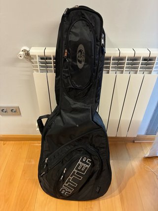 Guitarra electroacústica  Art & Lutherie Cedar