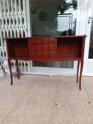 Recibidor de madera con cajones