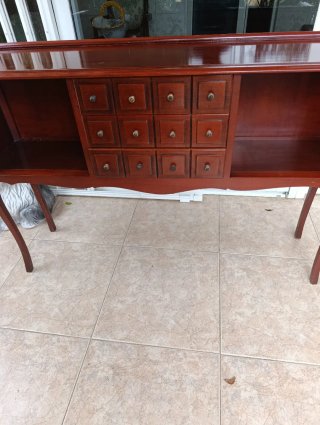 Recibidor de madera con cajones