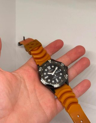 Reloj Seiko Solar Diver's 200M Naranja
