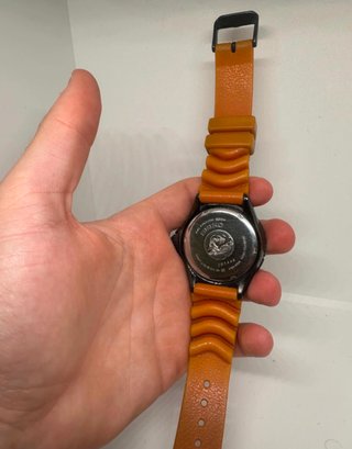 Reloj Seiko Solar Diver's 200M Naranja