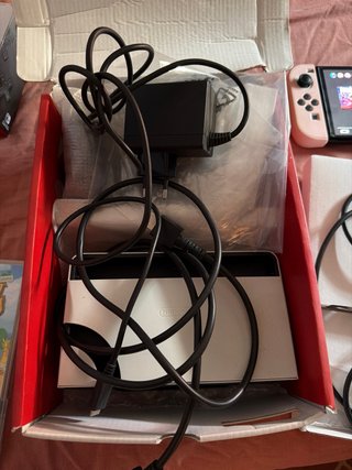 Nintendo Switch OLED Rosa e Bianca