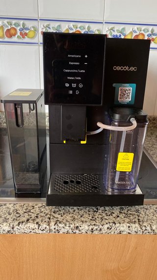 Cafetera Cecotec Superautomática