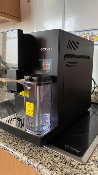 Cafetera Cecotec Superautomática