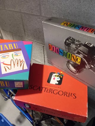 Juegos de mesa Scattergories, Tabú y Flashing