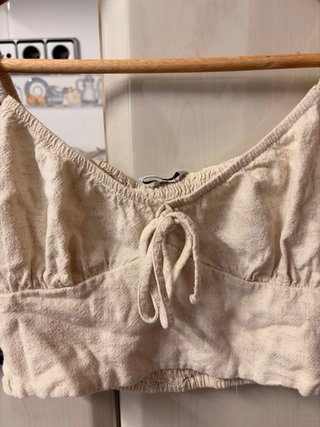 Top Stradivarius beige manga corta