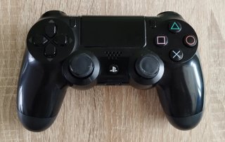 Play Station 4 500Gb  + 23 Videojuegos.