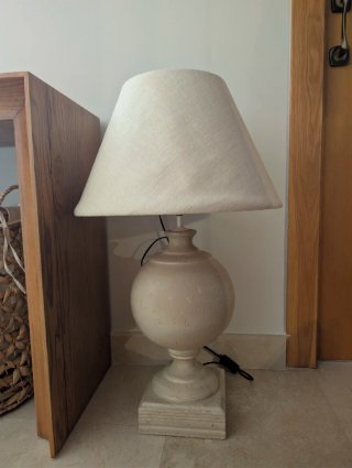 Lámpara de mesa cerámica efecto piedra