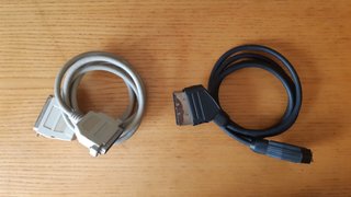 Vari cavi per computer ed elettricità