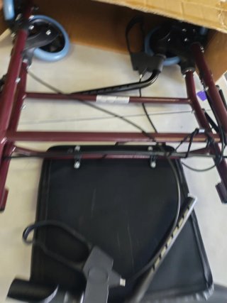 Andador Mobiclinic Plegable con Asiento y Cesta