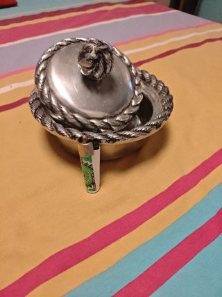 Alhajero/Joyero de peltre o estaño