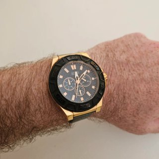 Reloj Guess Hombre Negro y Dorado