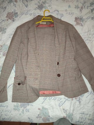 Traje JUVFRAN Beige y Rosa